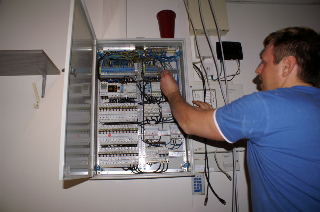 Strom Strom f�r die Anlage ziehen wir separat